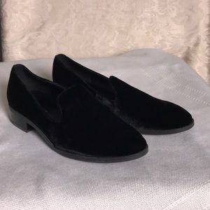 Marc Fisher velveteen flats